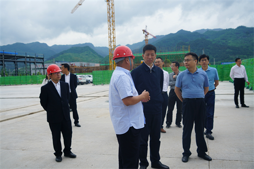 2021年5月20日，湖南省張家界市委副書記、代市長(zhǎng)王洪斌一行蒞臨湖南萬(wàn)眾筑工科技有限公司指導(dǎo)工作